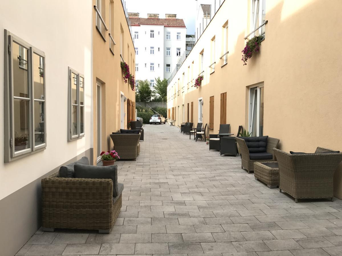 Boutique Hostel Zum Goldenen Kegel Wenen Buitenkant foto