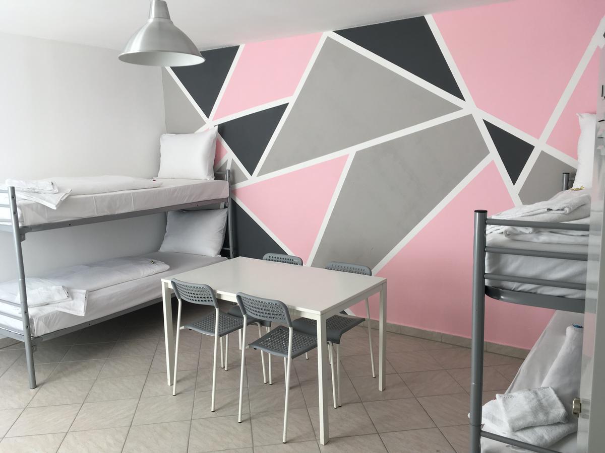 Boutique Hostel Zum Goldenen Kegel Wenen Buitenkant foto