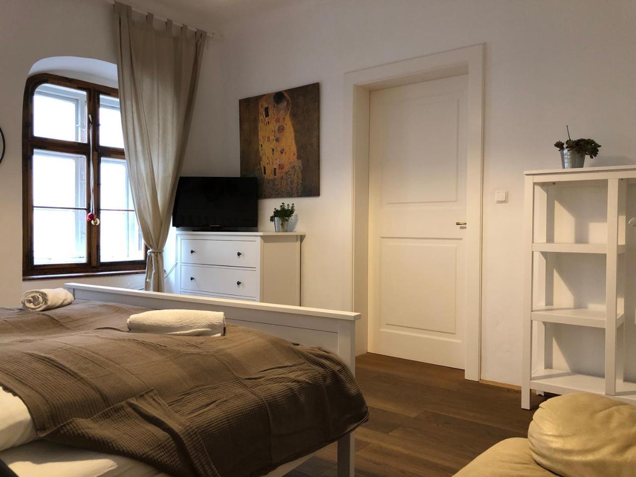Boutique Hostel Zum Goldenen Kegel Wenen Buitenkant foto
