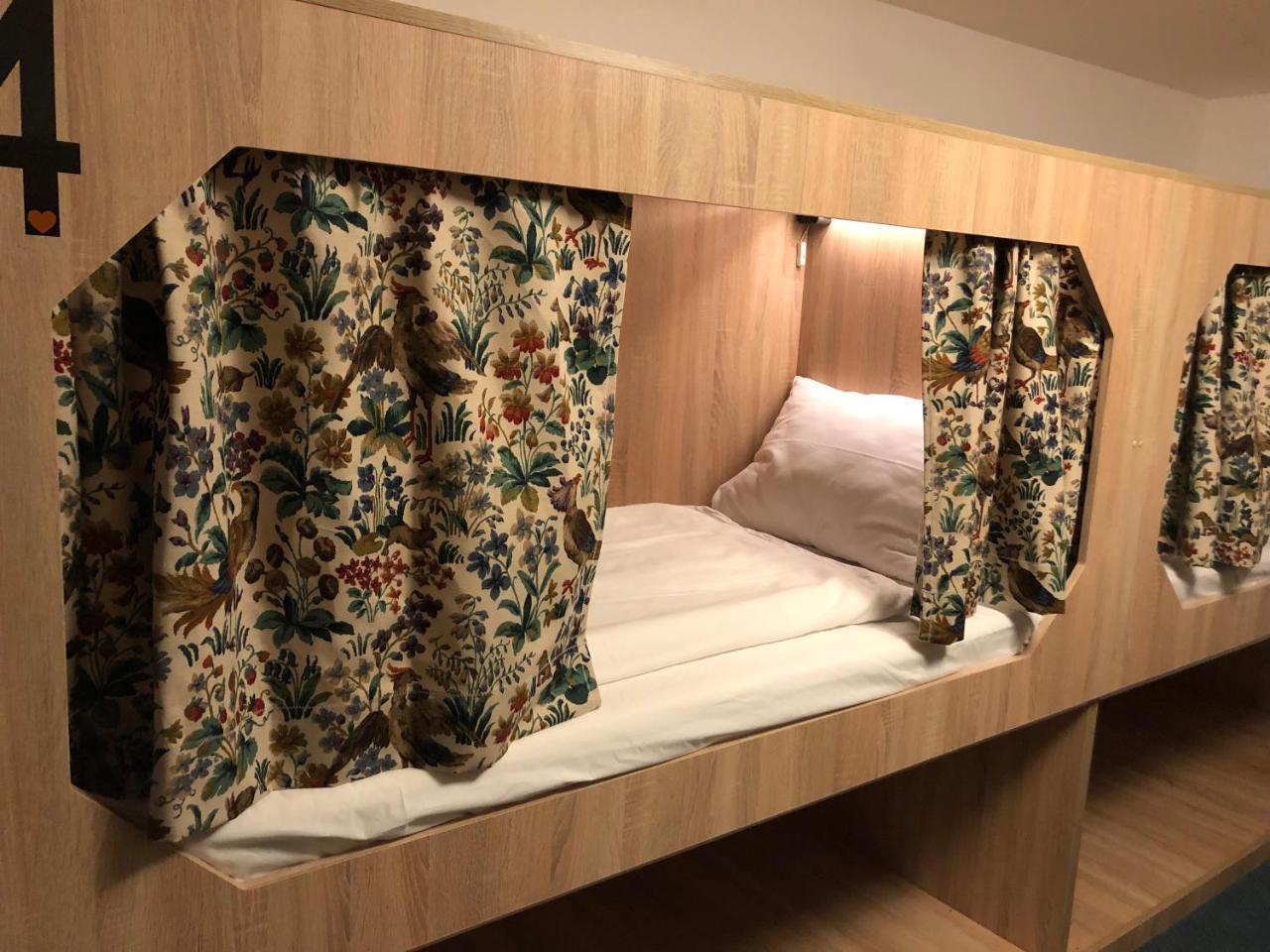 Boutique Hostel Zum Goldenen Kegel Wenen Buitenkant foto